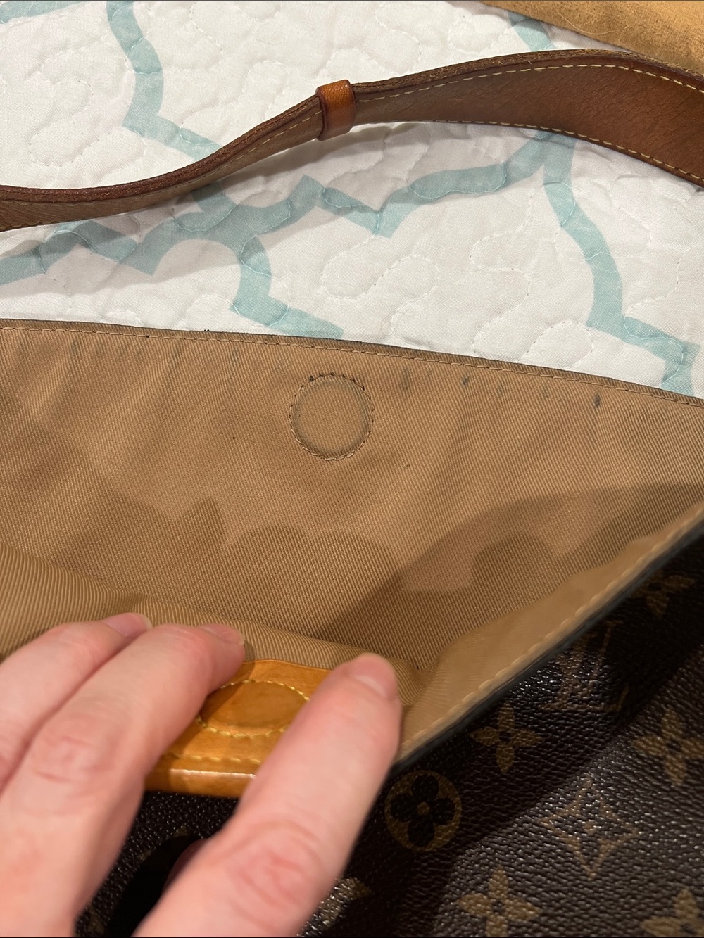 Louis Vuitton Monogram Canvas Shoulder Bag in Dark Brown with Vachetta Trim - Picture 11 of 11